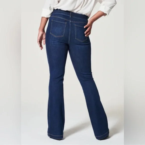 NWT SPANX Flare Jeans High Rise Pull On Flare Leg Jeans in